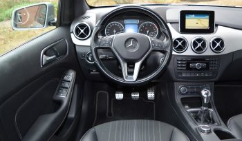Mercedes Benz B 180 Ambition | Bi-Xenon | Navi | Airco | Cruise | PDC | Trekhaak | 18” LM. full